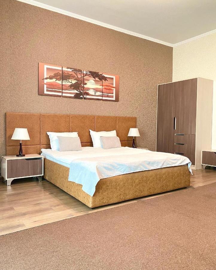 Caravan Hotel Karakol Exteriör bild